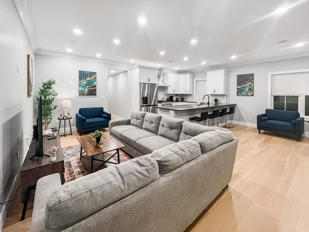 Boston Vacations - Luxury 2BD 2BA Near Logan Airport and T Station - Property Image 28
