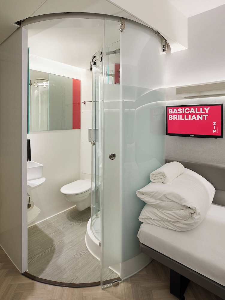 ZIP by Premier Inn Cardiff — photo 10