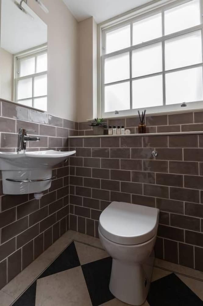 Drury Lane II by Onefinestay