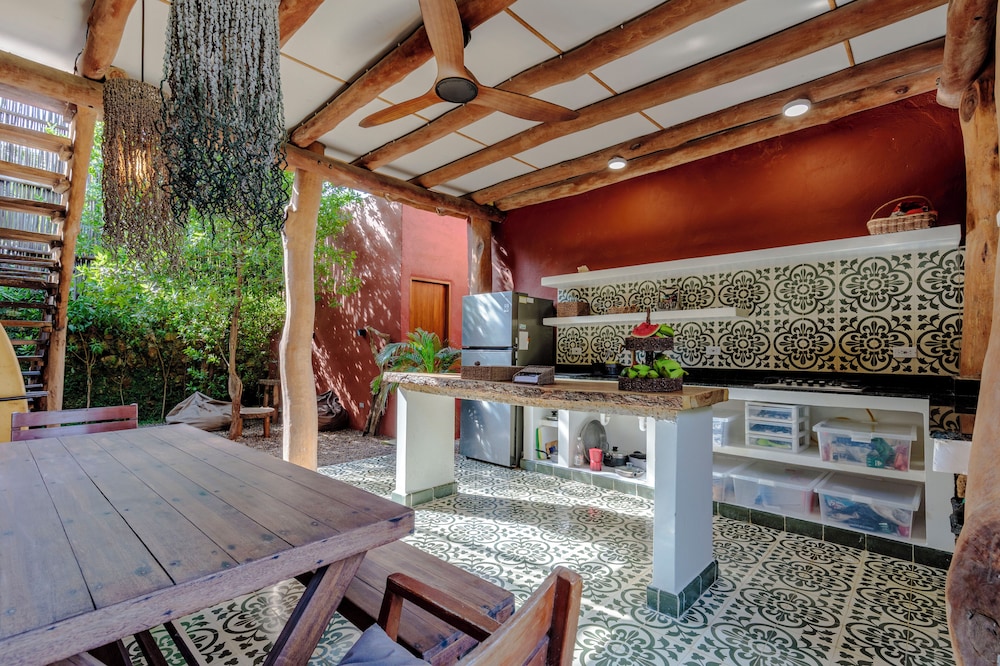 LAS DUNAS BEACH HOUSE