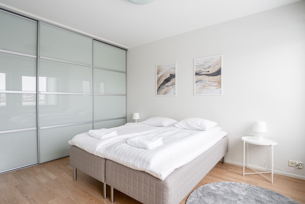 1BR with Sauna, Rooftop Terrace & Amazing Views view 2