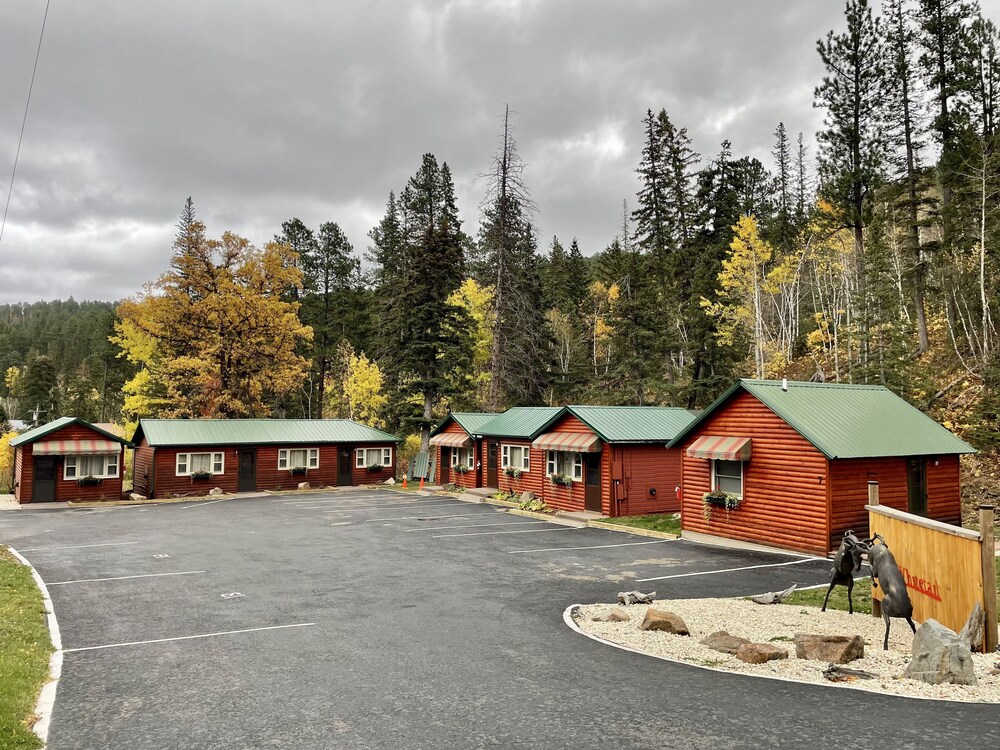 Whitetail Creek Resort