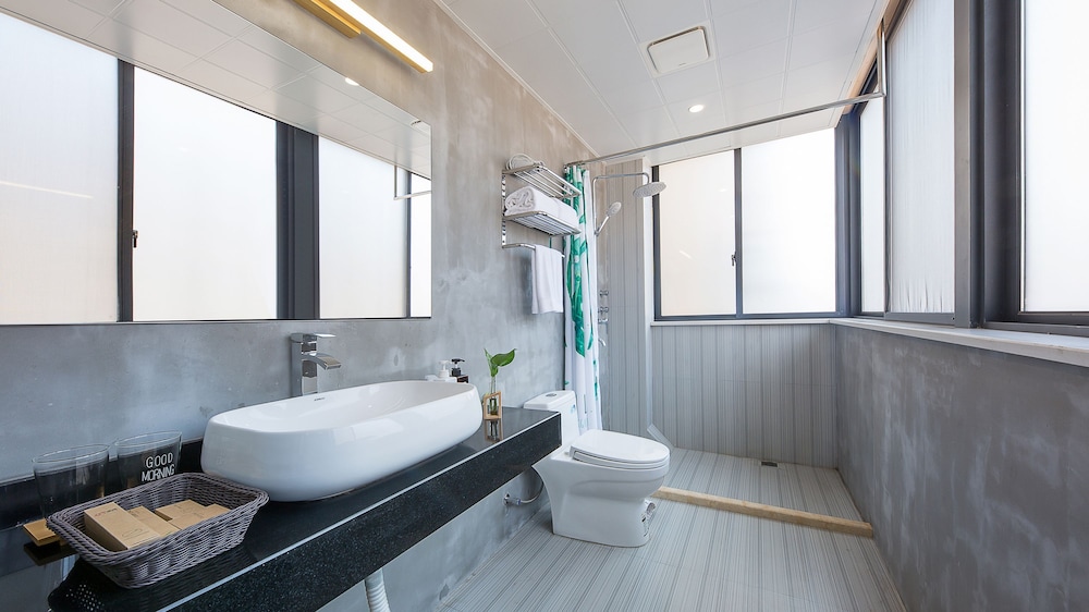 Hangzhou Vacations - Floral Hotel Suya Thousand Islet Lake - Property Image 8