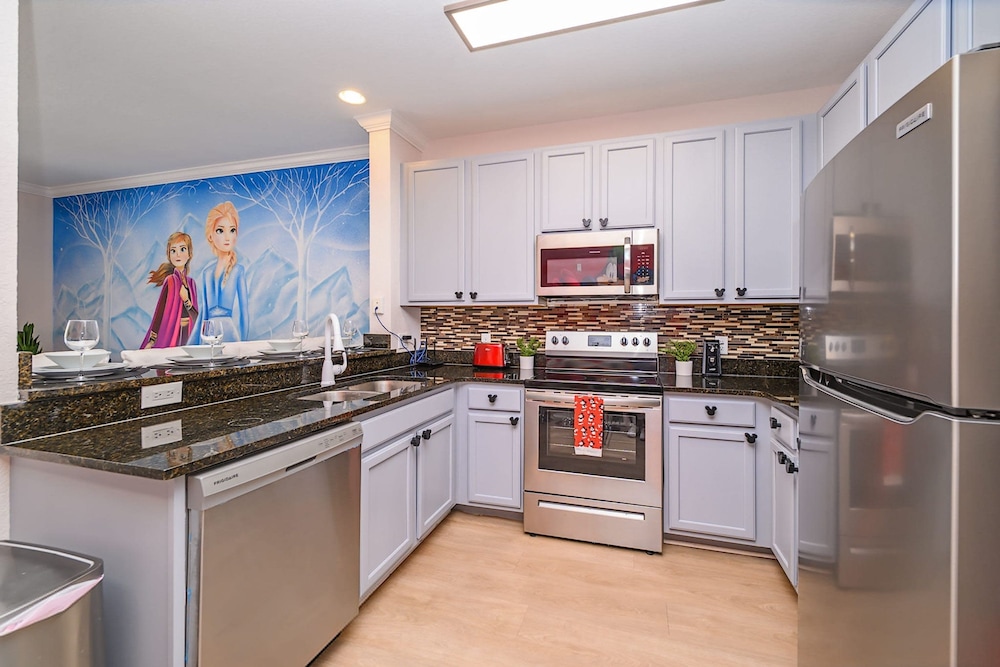 Upstay - Disney Themed Apartment w Luxury Patio