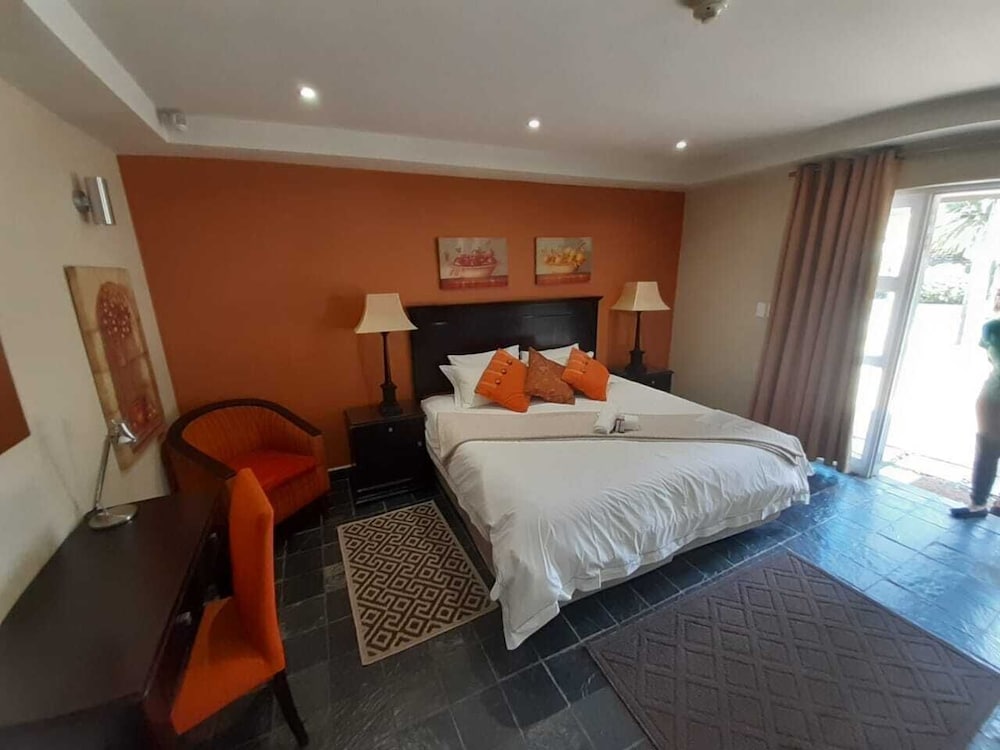 Flying Falcon Guesthouse