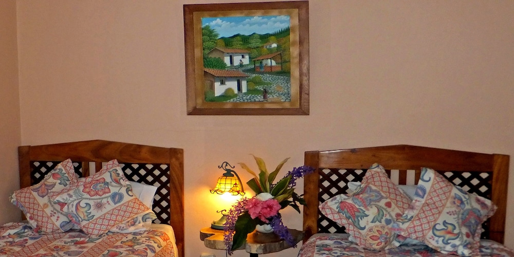 Guayabo Lodge