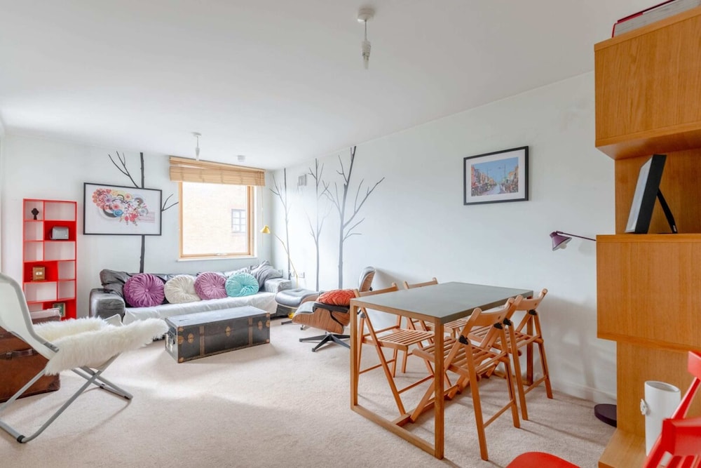 Warm & Inviting 1bedroom Flat With Patio, Camden Town!
