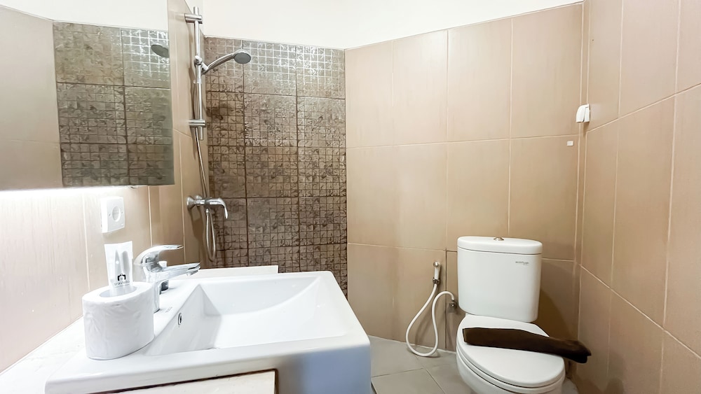 Spacious 2BR Apartment at GP Plaza
