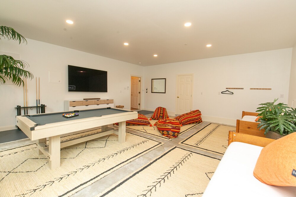 Spicewood Lodge W/pool, Hottub - Property Image 7