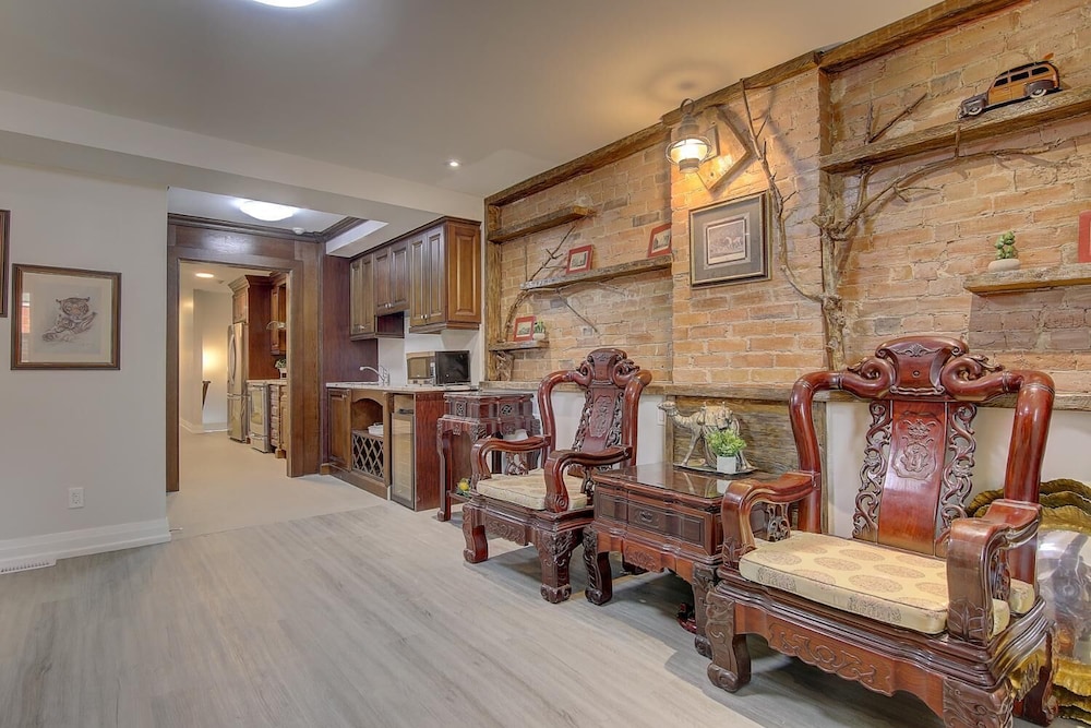 Spadina Guesthouse