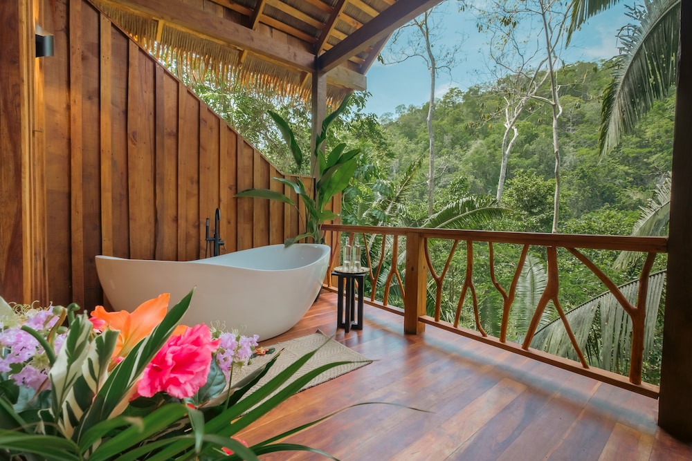 Sweet Songs Jungle Lodge, a Muy’Ono Resort