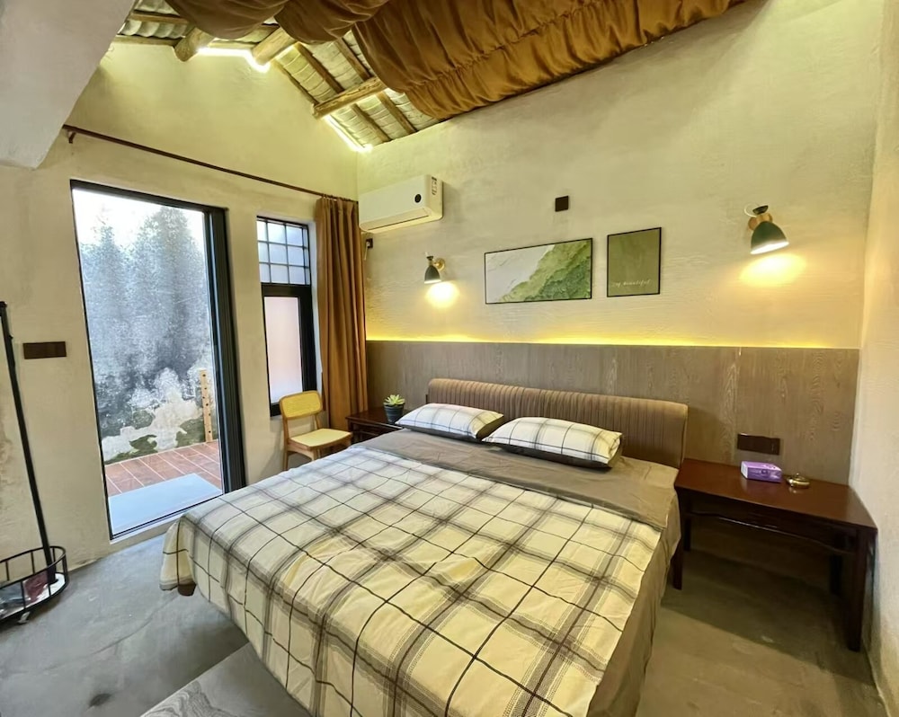 Serenity Courtyard Hotel