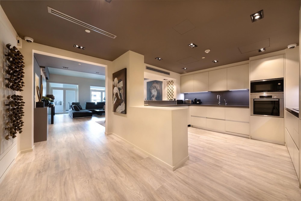 Luxurious 2 Bed Apt on Palm Jumeirah