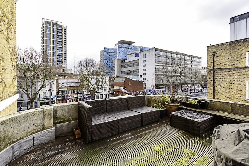 Converted Brewery Apartment With Terrace