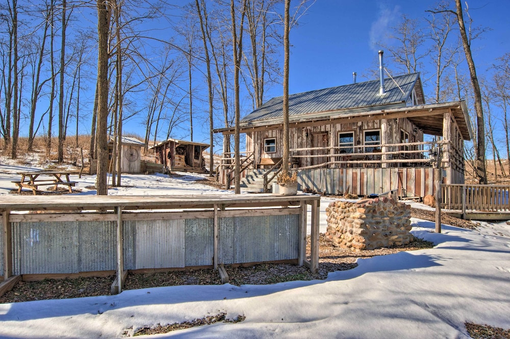 Rustic Powersville Cabin: Secluded Countryside!