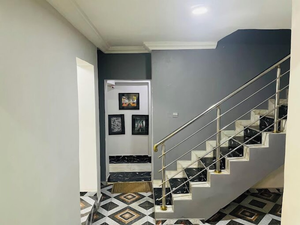 Villa Maxili Hotel and Apartment