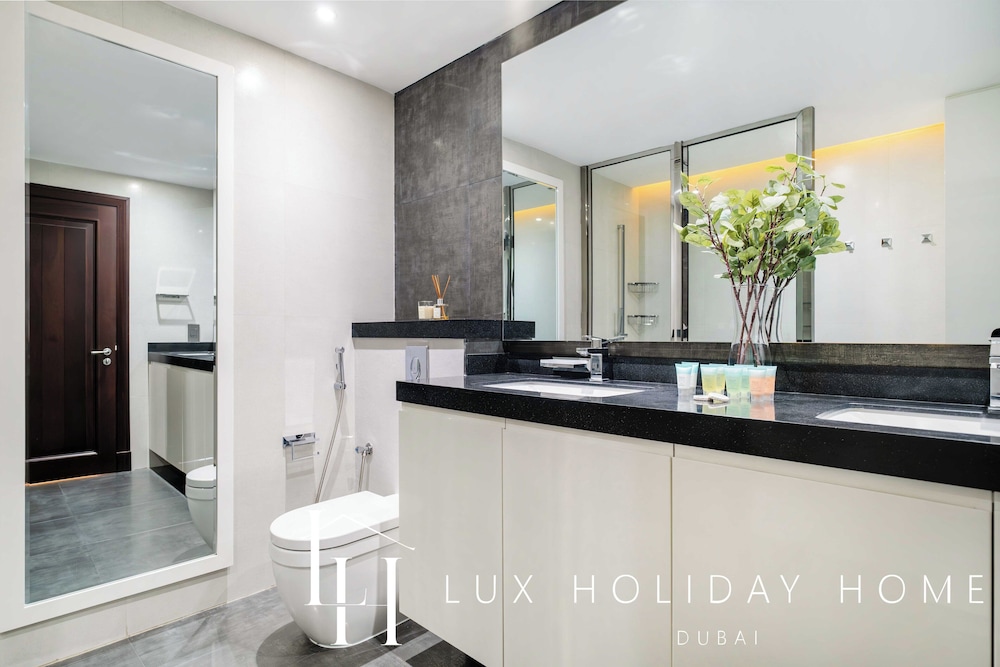 LUX The Burj Khalifa View Garden Suite