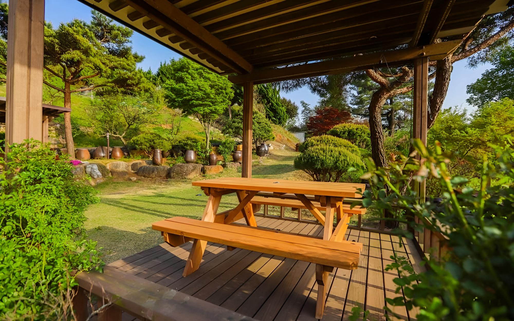 Hadong Mulkkot Gardens Pension view 3