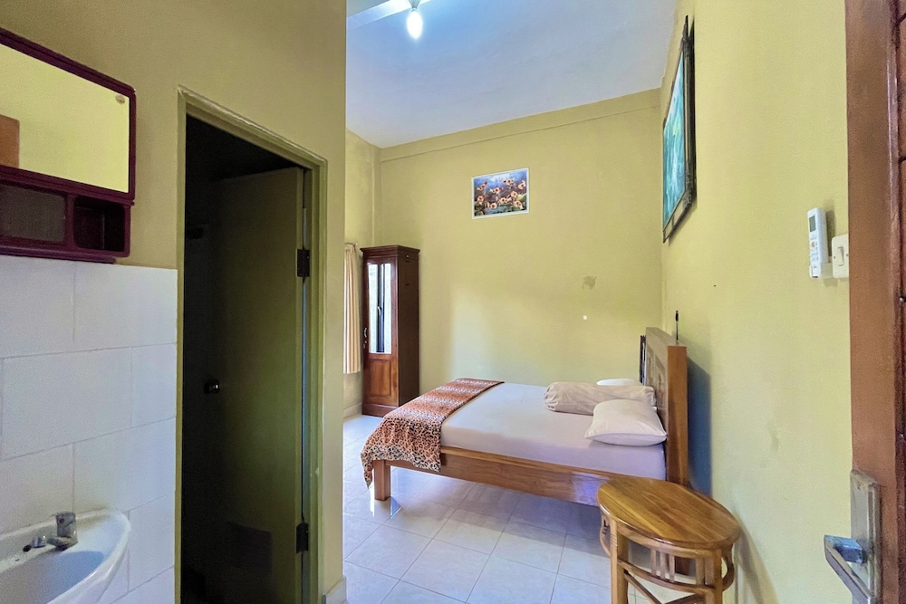 Mongan Homestay Beside The Belulang Hot Spring