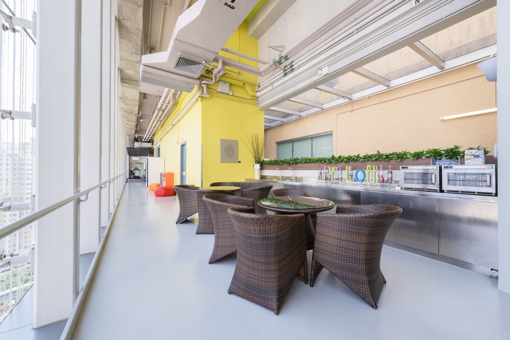 Y Loft Youth Square