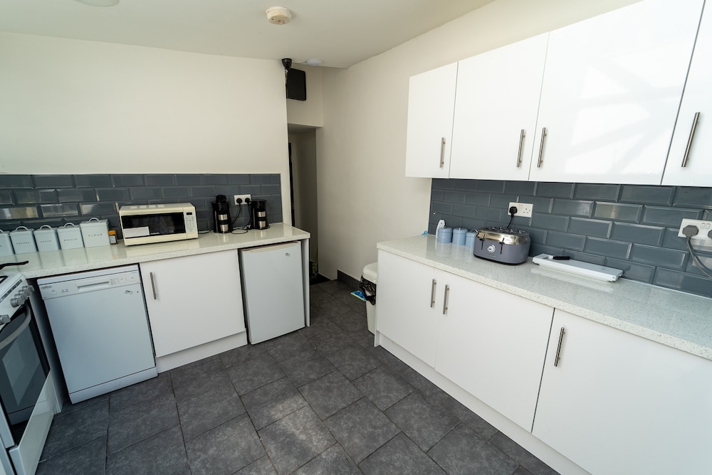 Studio Close to University of Birmingham view 5