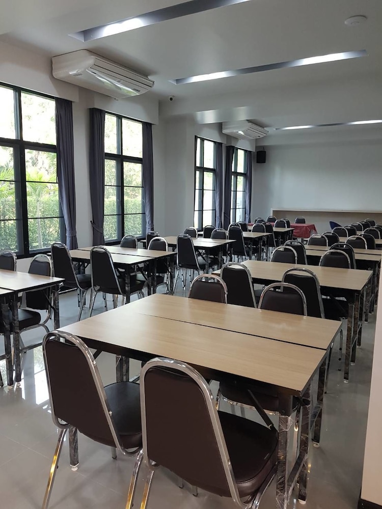 meeting & event spaces
