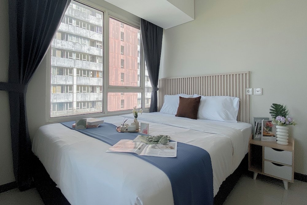 Well Designed 2Br At Nifarro Park Apartment