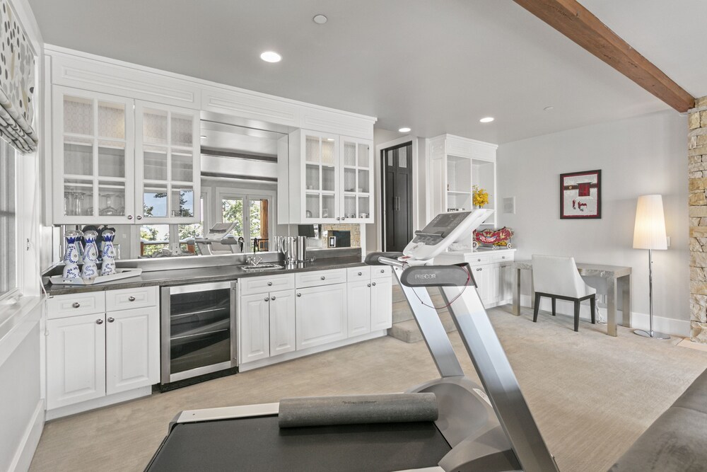 6977 Silver Lake Drive - 5 Bedroom Private Home with Hot Tub 5 Home