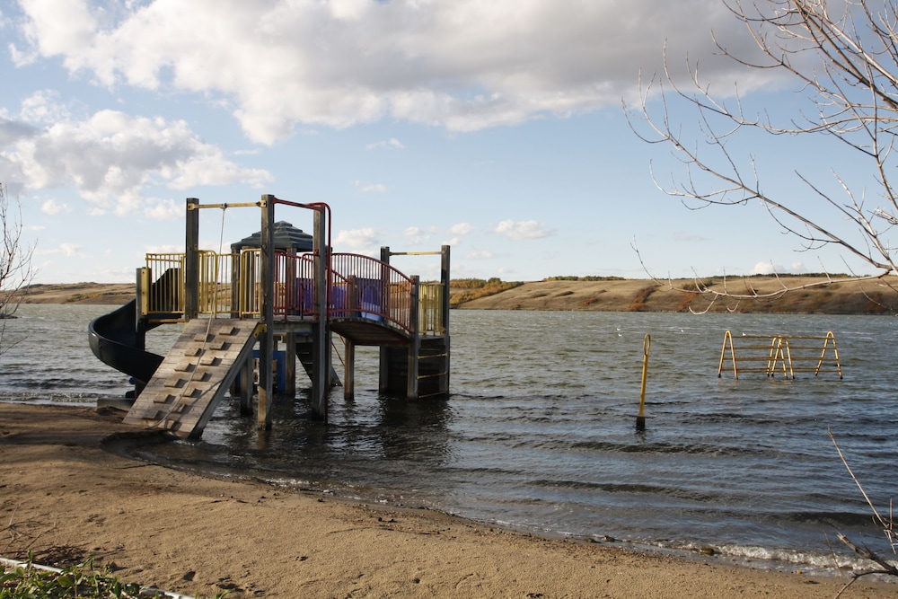 Lakefront Cottage in Manitou Beach