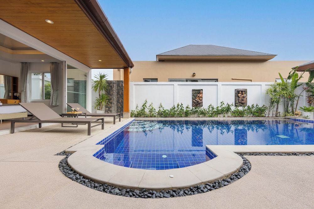 Villa Hemi 2BR Modern Thai Style