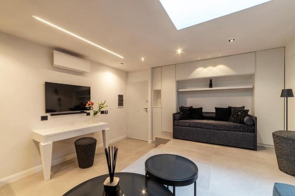 JOIVY Elegant Suites Near Villa Borghese