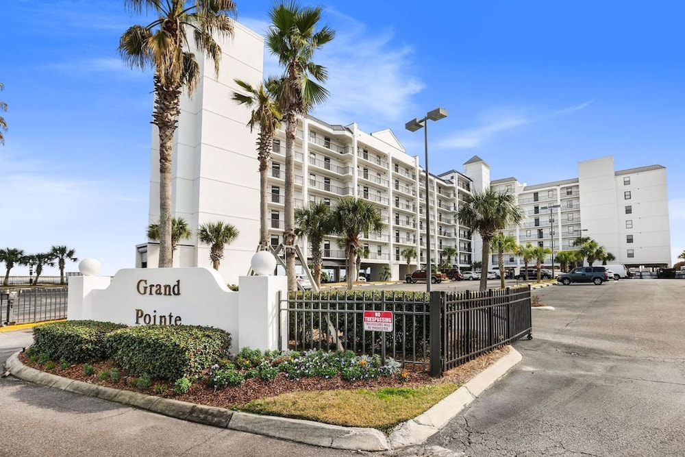 Grand Pointe 512 Gulf-front Stunning Views Top-notch Amenities