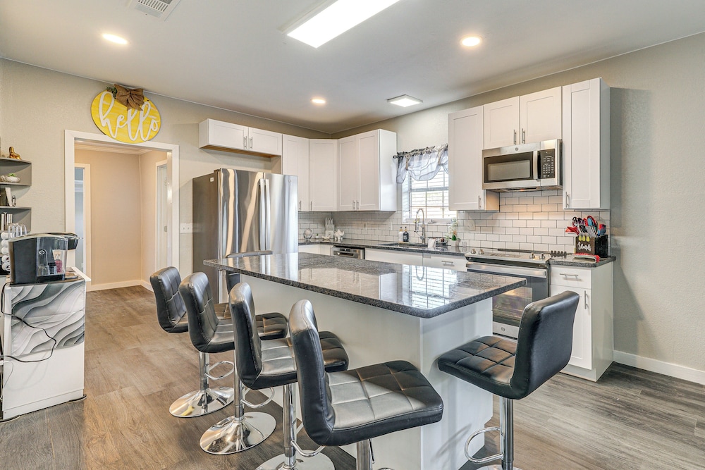 Updated Home 2 Mi to Downtown Texarkana!, photo 8