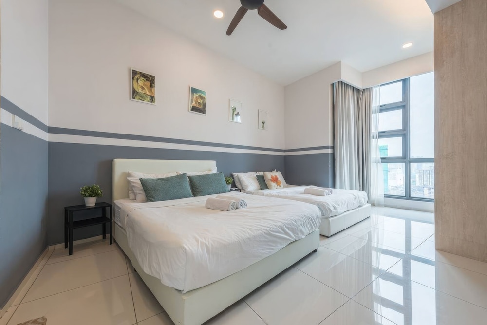 The Robertson Residences Free Gym & Pool