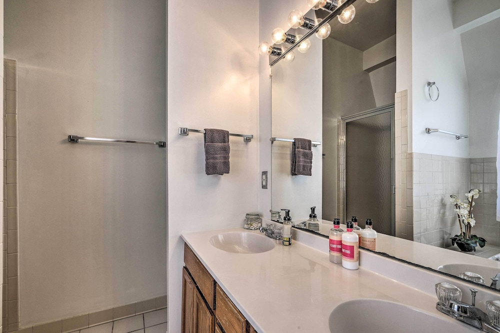Washington DC Townhome 4 Mi to National Mall!