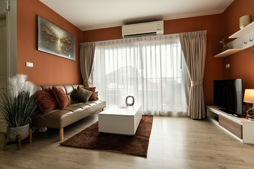 First Choice Suites by the Sea