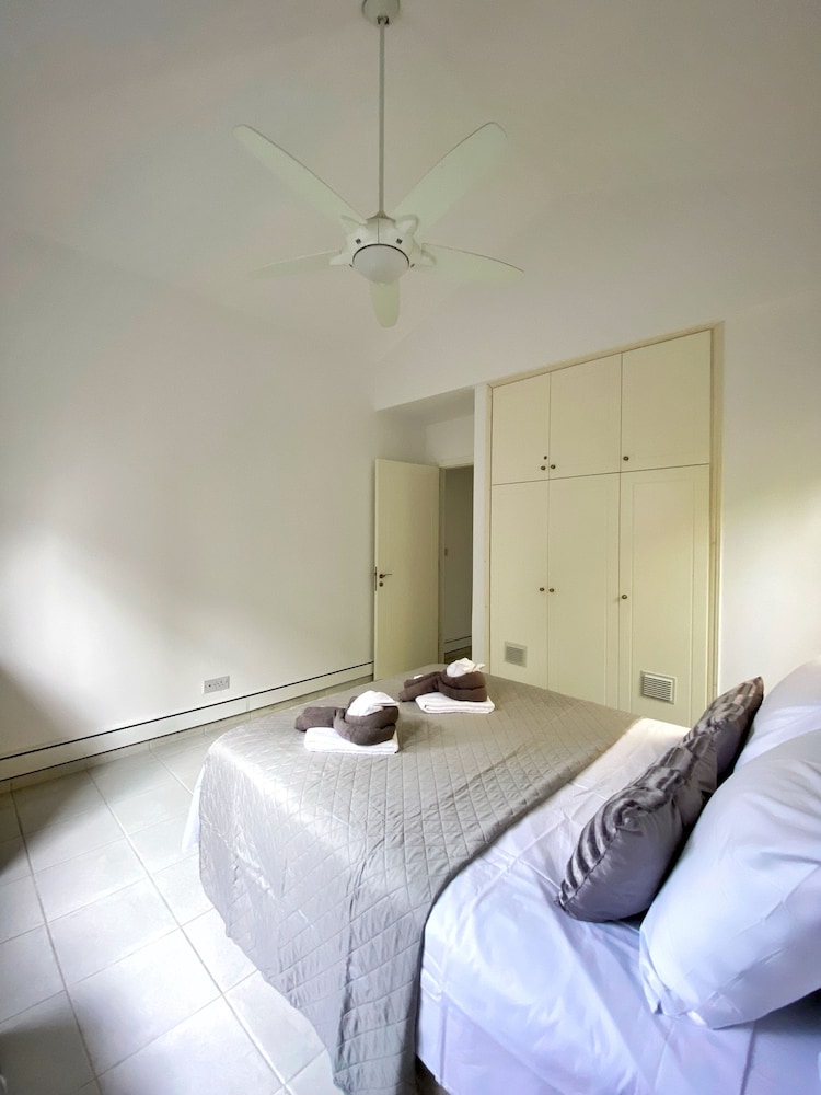 102 PAP - Stay Helios House