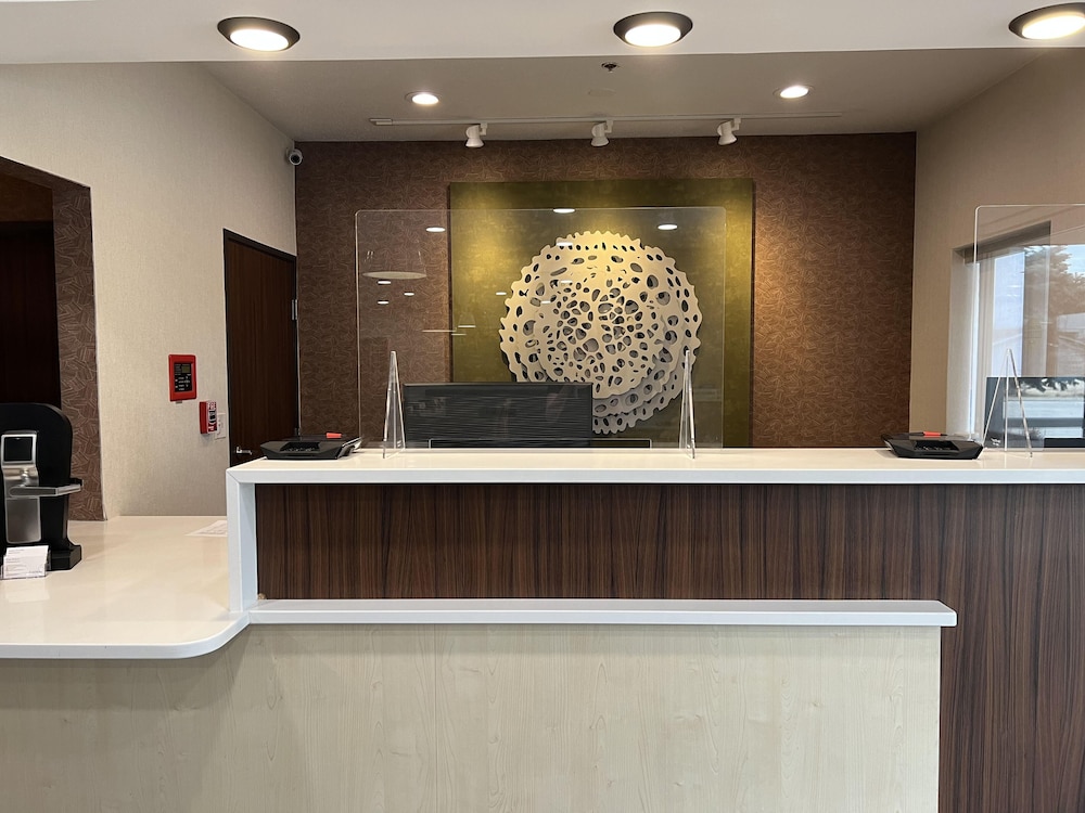 Mount Pleasant Vacations - Fairfield by Marriott Mt Pleasant - Property Image 5