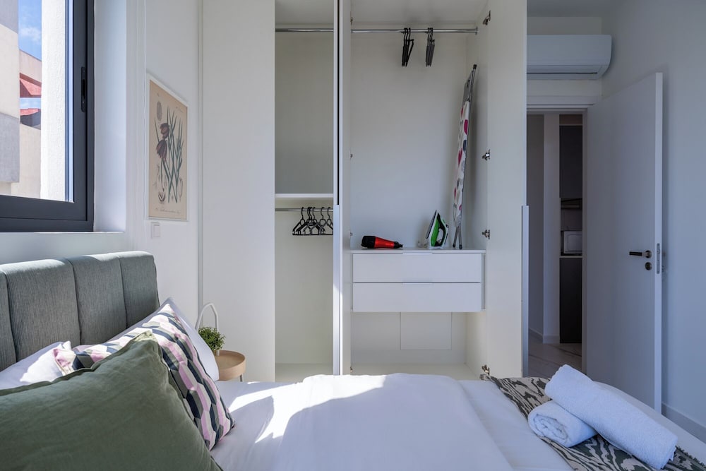 Ivory 1-BR Apt. & Balcony in Aradipou