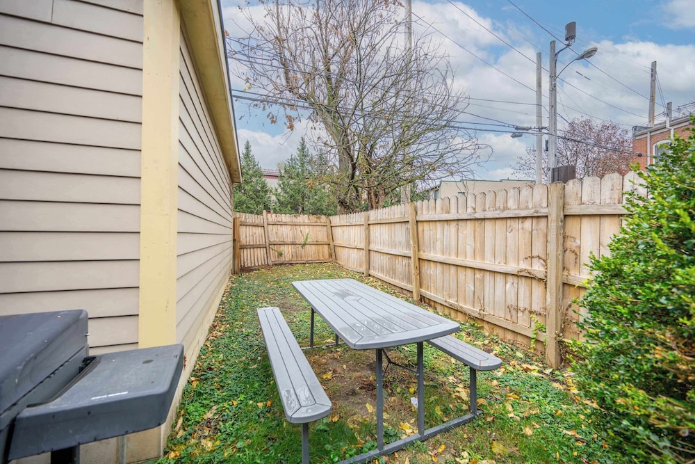 La Dolce Vita Retreat w Hot Tub - Image 2