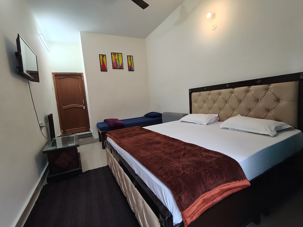 Sri Shakti Hotel & Restaurant