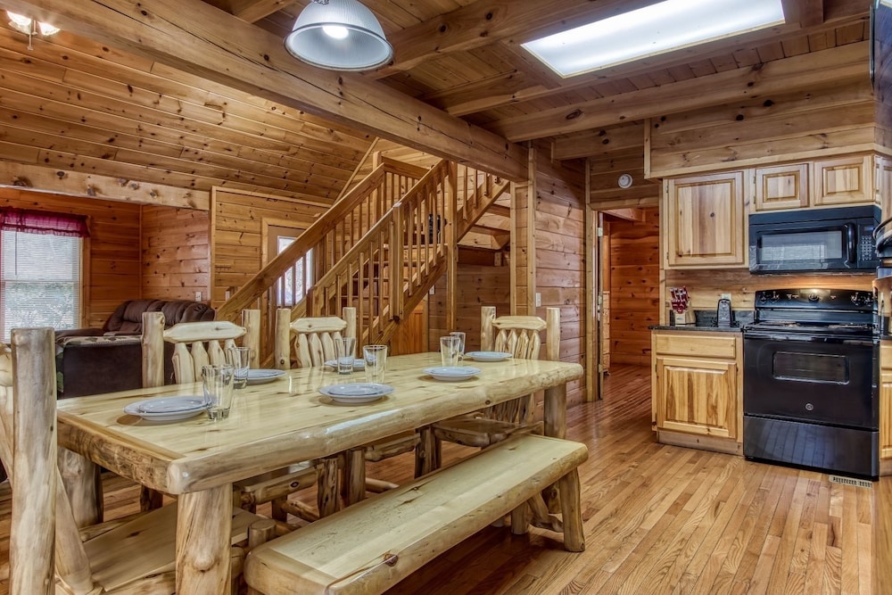 Point Of View - Spacious 2 Bedroom With a Loft Just off Glades Road 2 Cabin by RedAwning view 3