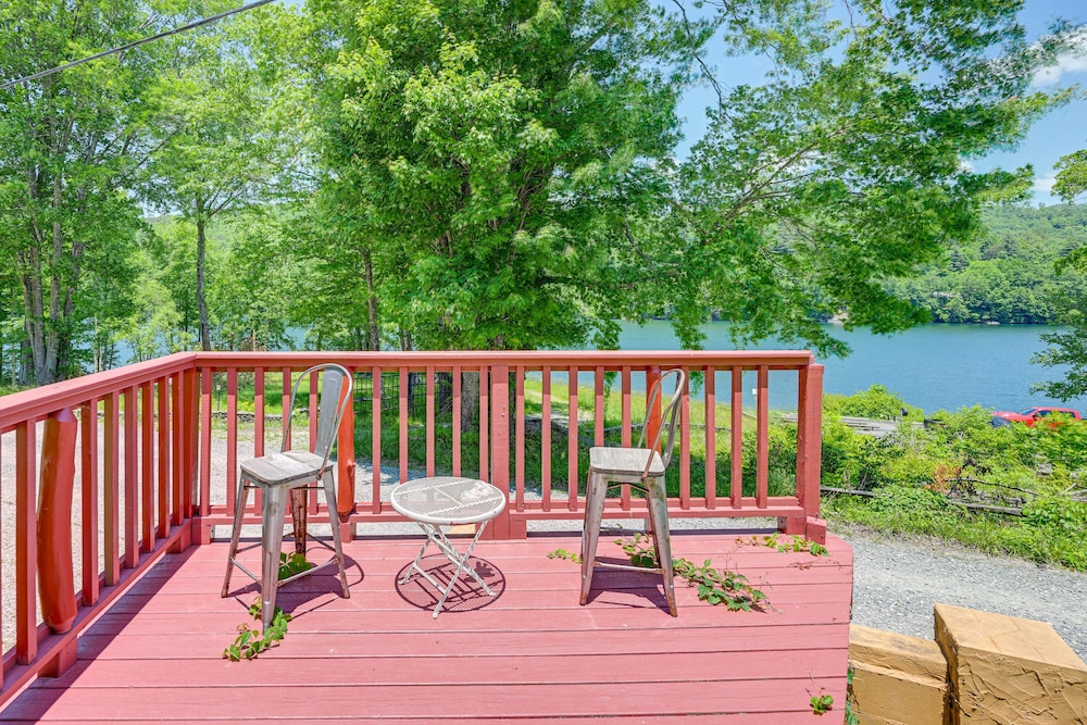 Lakefront North Carolina Abode w/ Grill & Fire Pit view 4