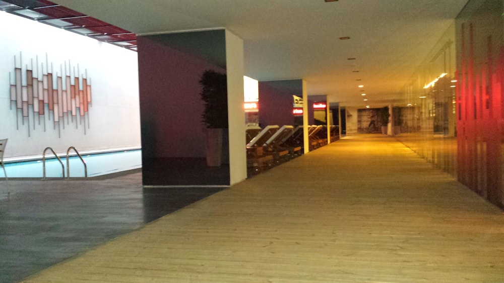 G Suites Airport