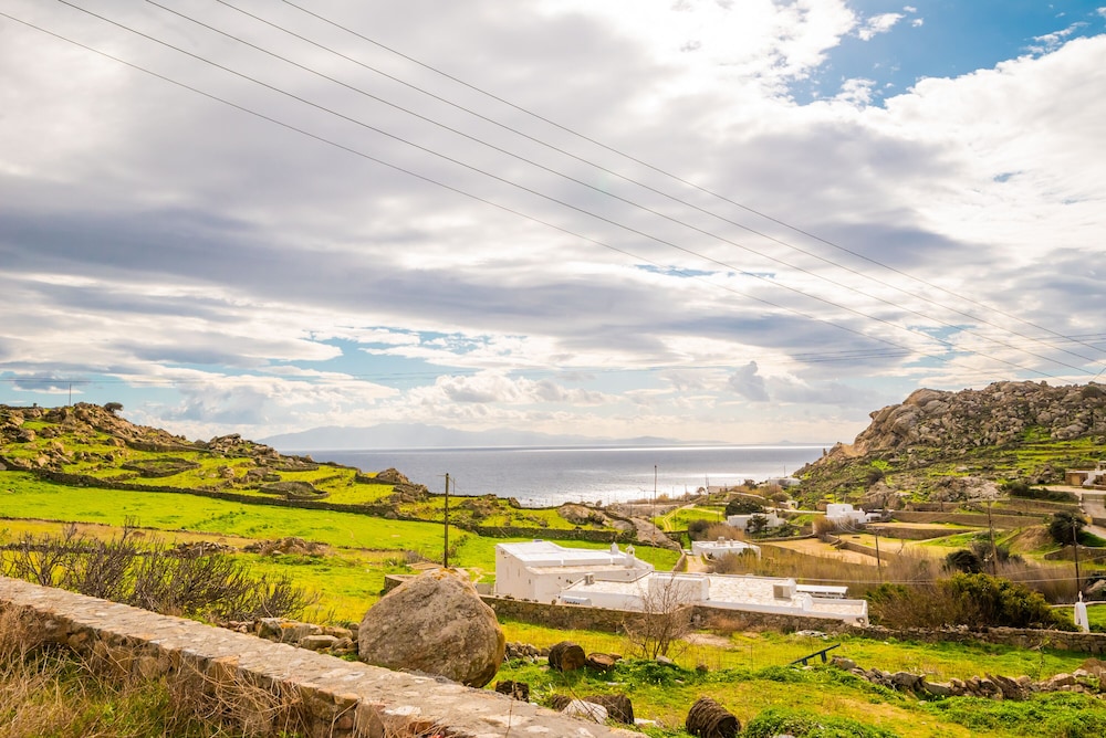 Rock House Villa view 3