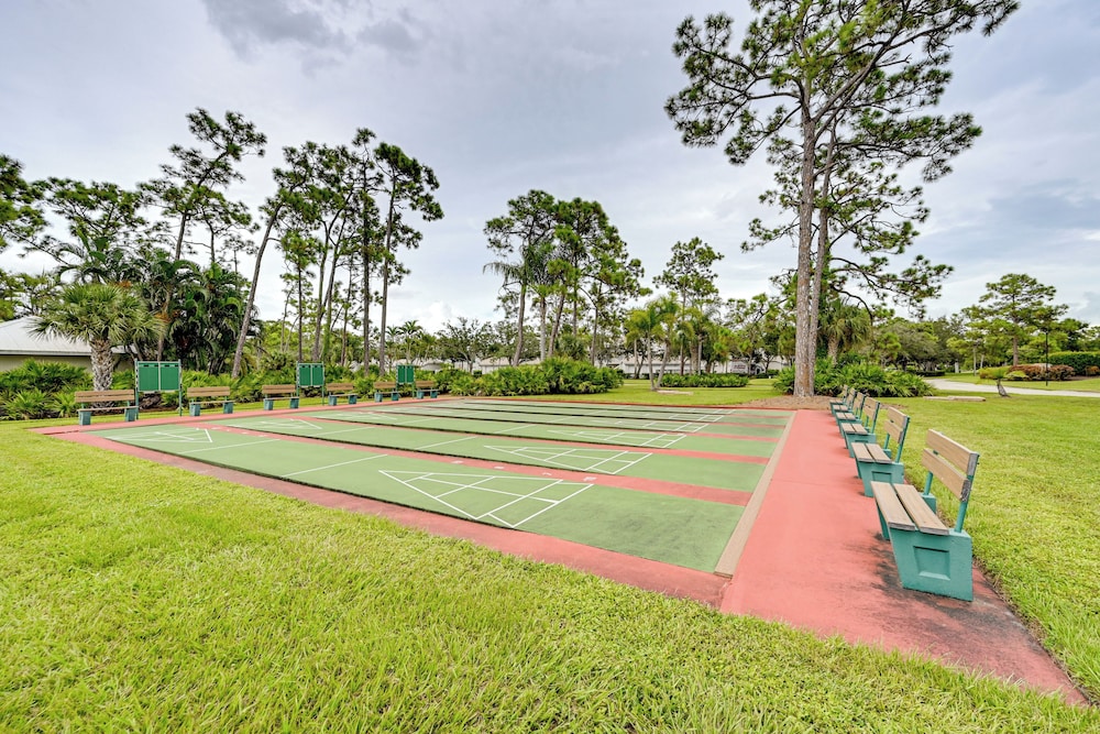 Extended Stay in Estero: Townhome w/ Lake Views!
