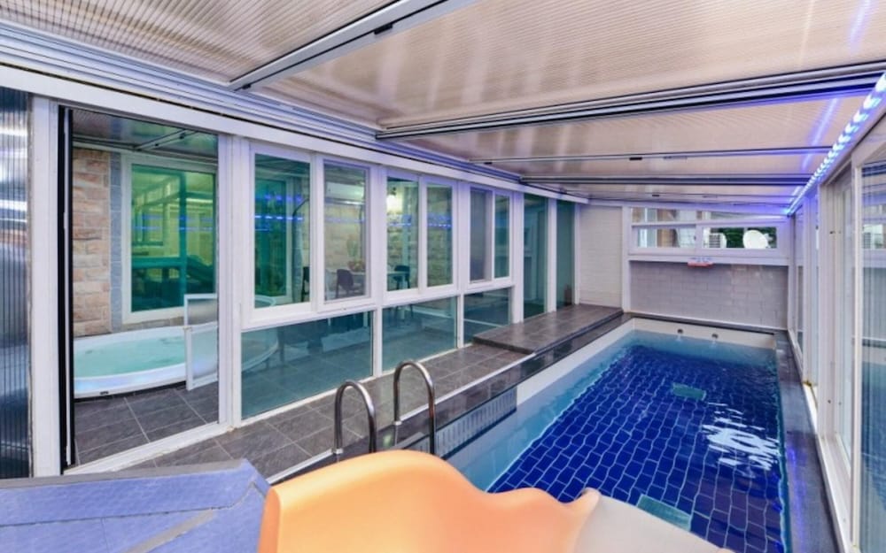 Gapyeong Shinbi Kids Pool Villa