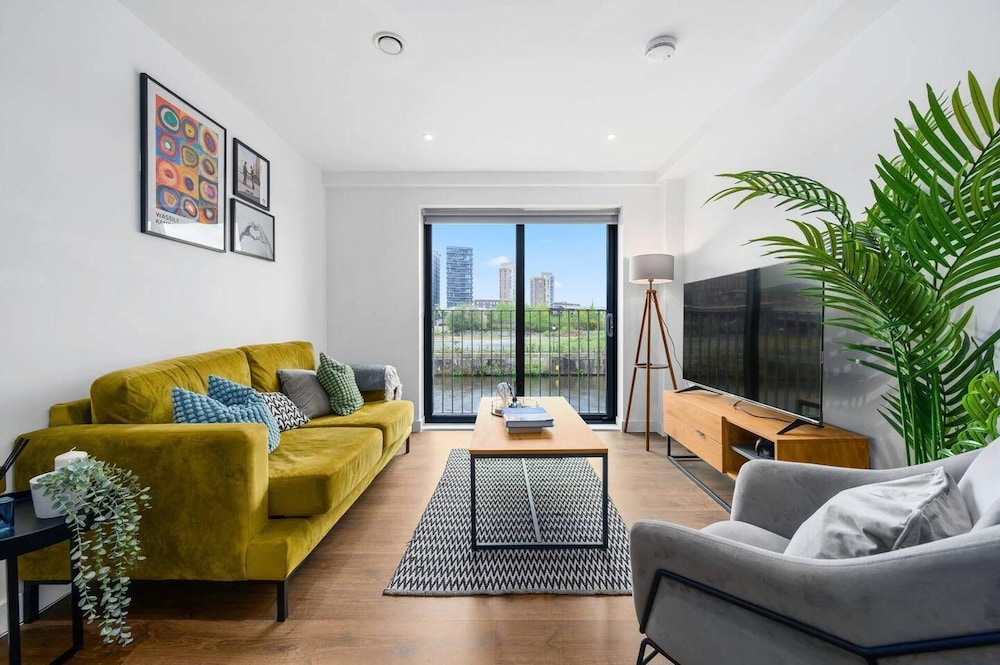 Manchester - Apartment - Sleeps 5 - Parking
