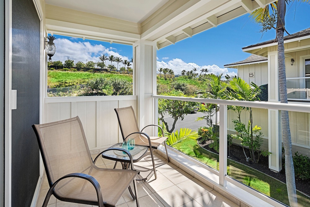 Ocean View - AC & Wifi - Walk to Beach & Shopping - Vrkcv