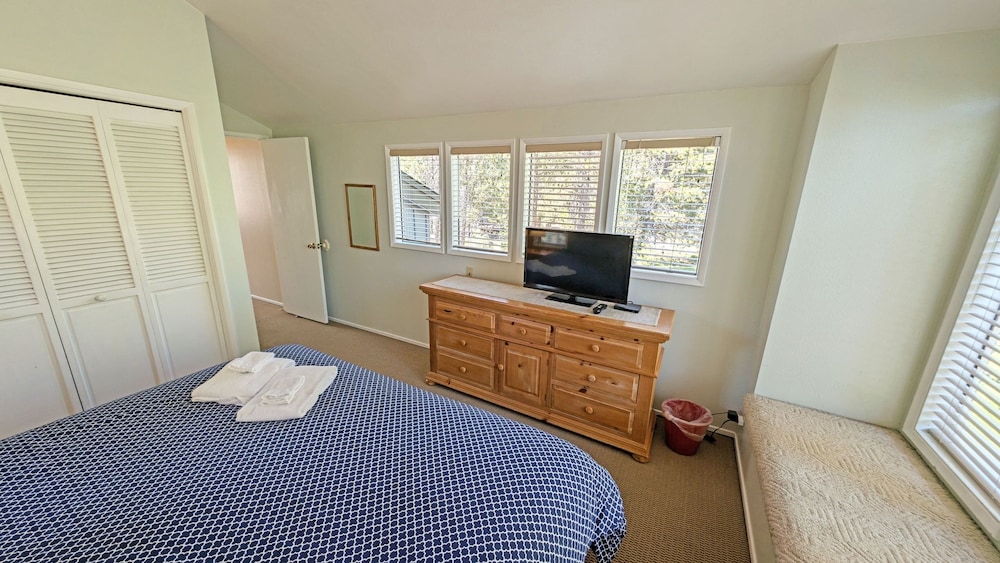 Whistling Swan 8 4 Bedroom Home
